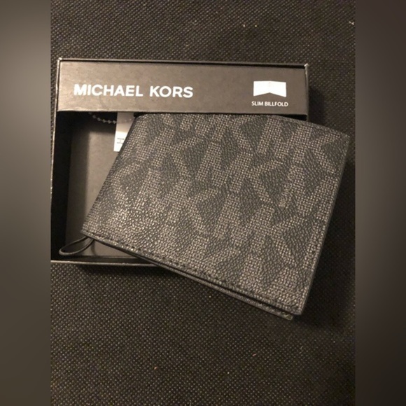 Michael Kors black monogram bifold men’s jet set wallet new in box - Picture 3 of 7